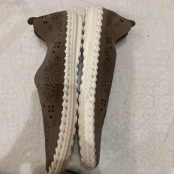 Bernie Mev New York Nubuck brown laser cut slip on moccasins 40/US 9 - Picture 5 of 10